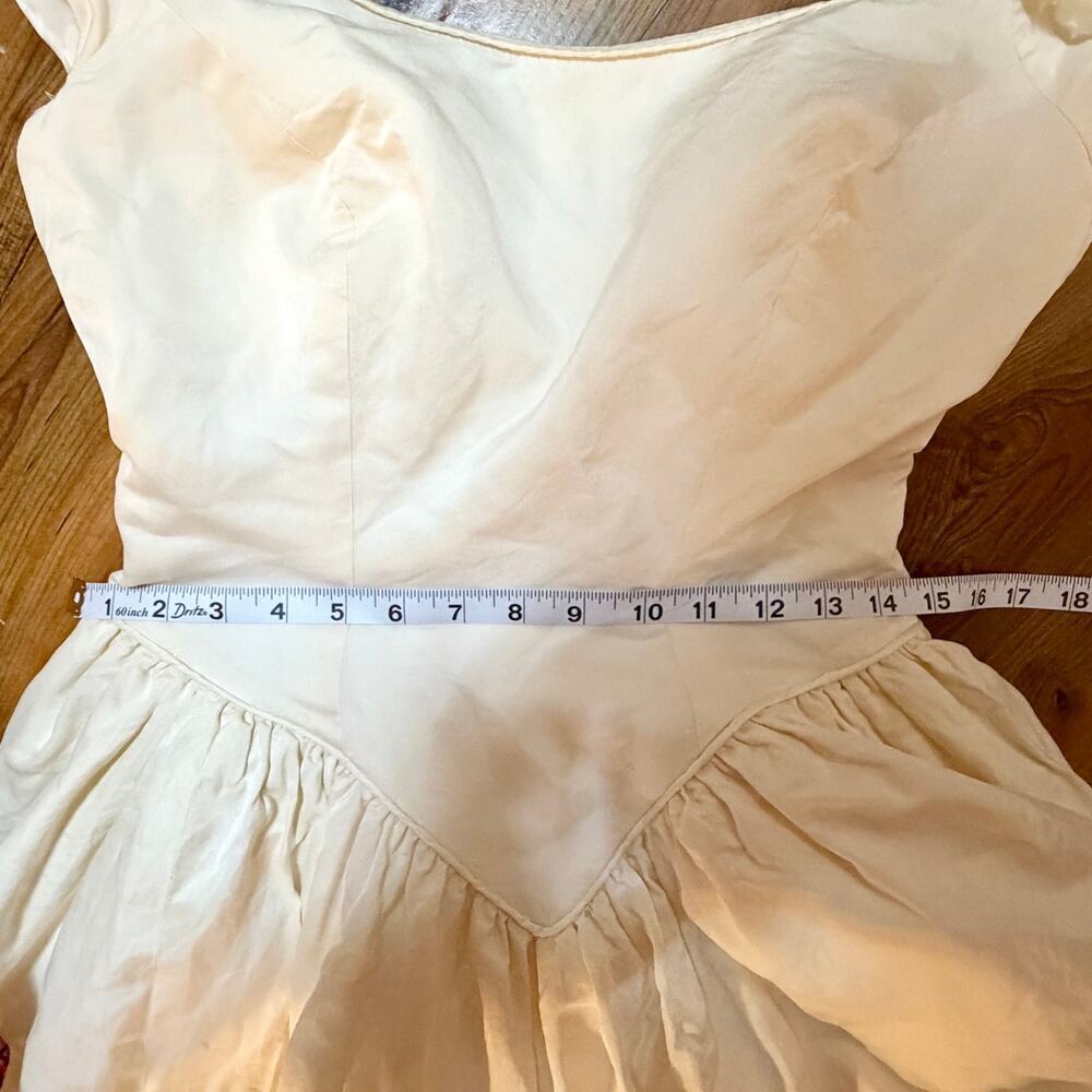 Vintage | Cream Satin Ball Gown Wedding Dress Floral Appliqué Full Skirt -Size 6 - Picture 11 of 14
